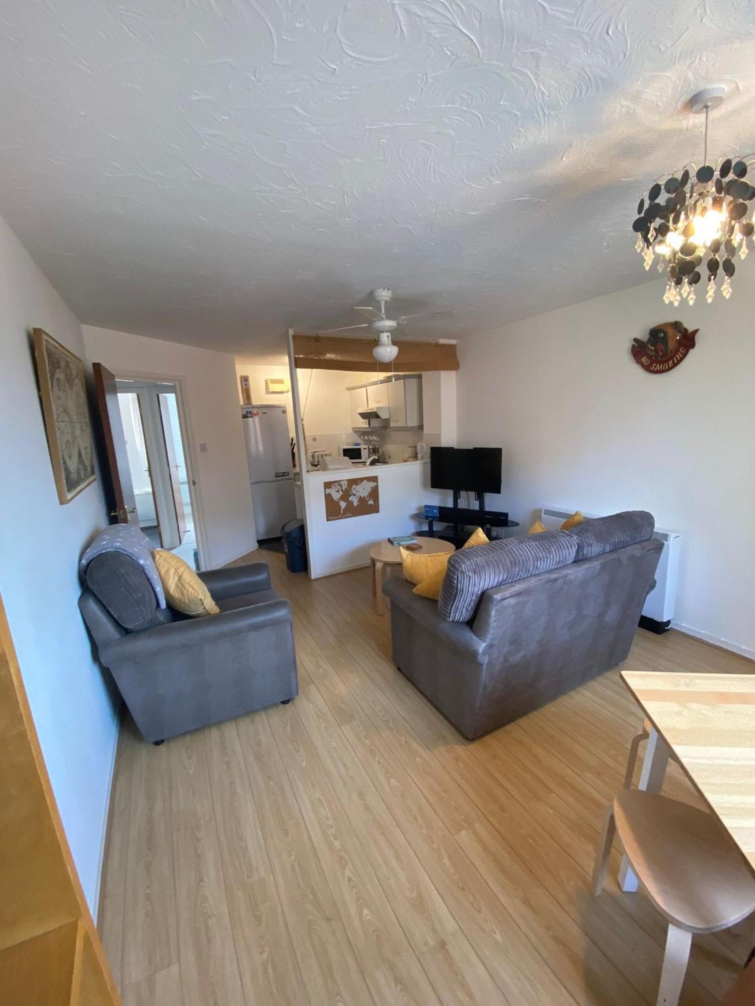 Cardiff Bay Apartment Exterior photo